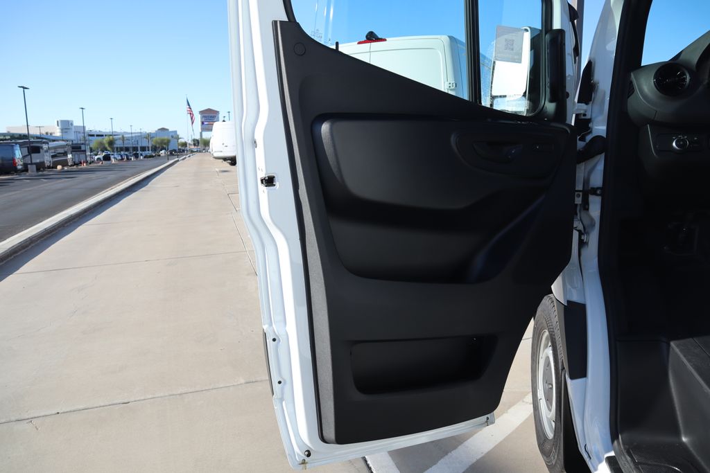 2025 Mercedes-Benz Sprinter 3500 21