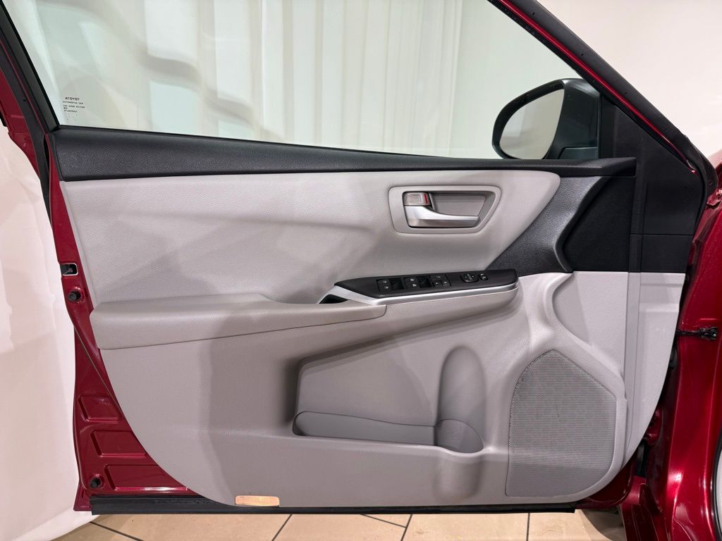 Thumbnail: 2015 Toyota Camry - 14