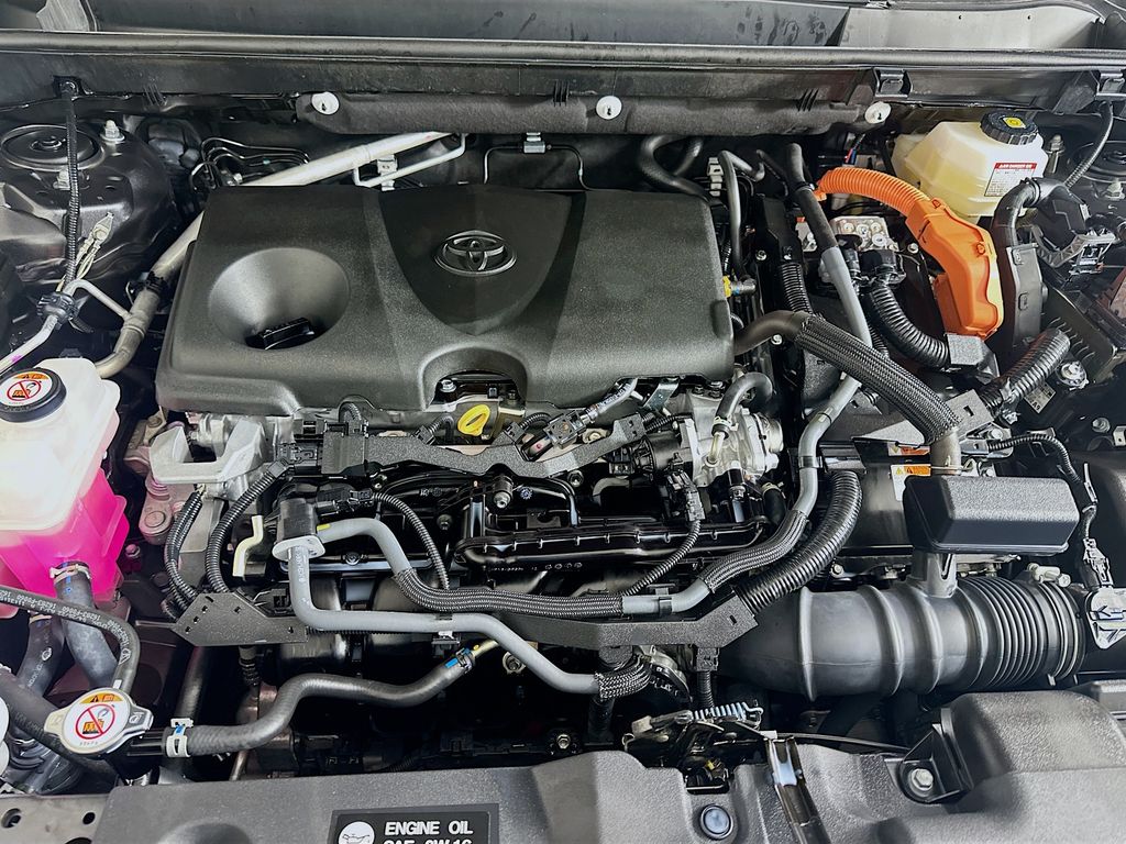 Thumbnail: 2022 Toyota RAV4 - 30