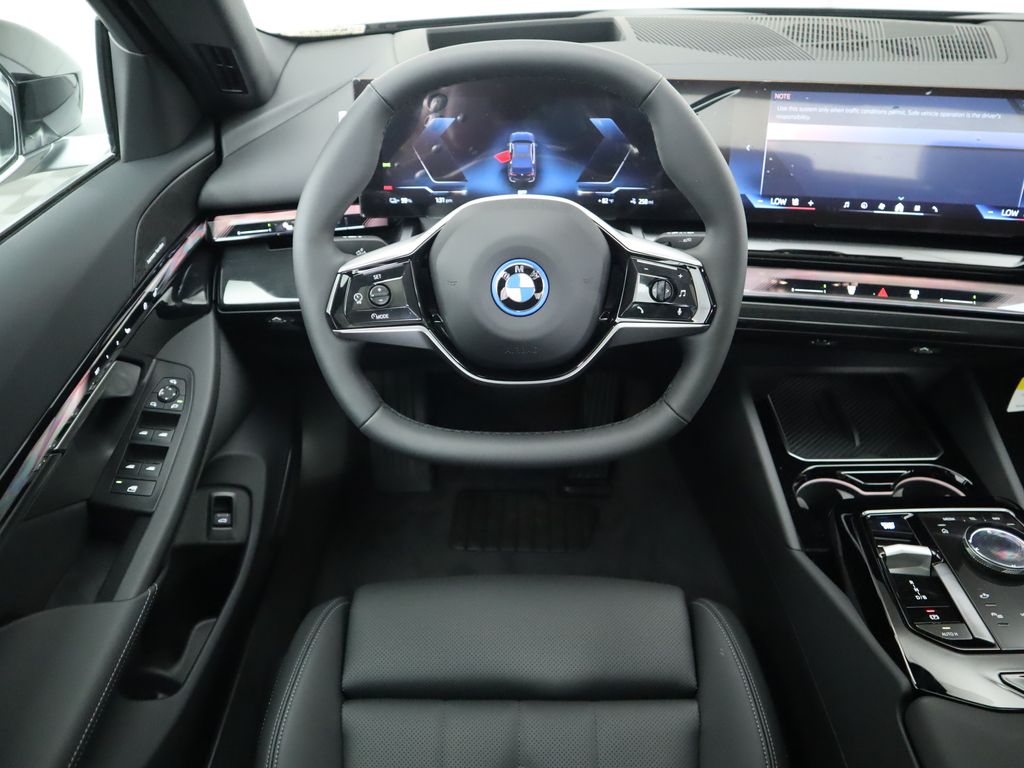 2025 BMW i5 eDrive40 10