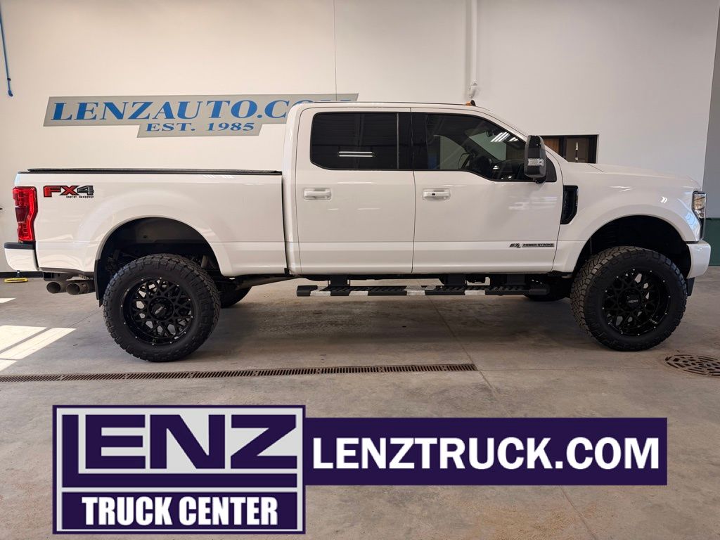 White Platinum Metallic Tri-Coat 2019 Ford F-250 Super Duty Lariat Crew Cab 4WD Pickup Truck Four-Wheel Drive 6-Speed Automatic