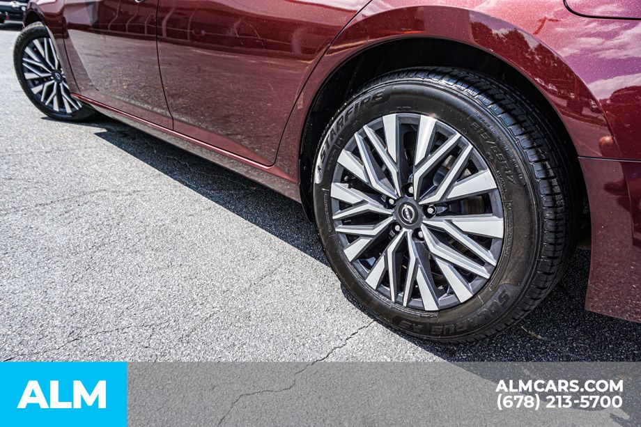 Used 2024 Red Nissan 2.5 SV image 15