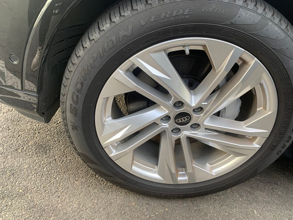 Thumbnail: 2023 Audi Q7 - 10