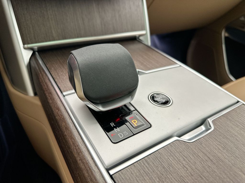 Thumbnail: 2026 Land Rover Range Rover - 12