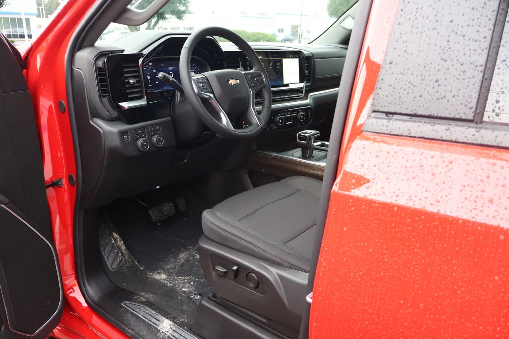 Thumbnail: 2026 Chevrolet Silverado 1500 - 12
