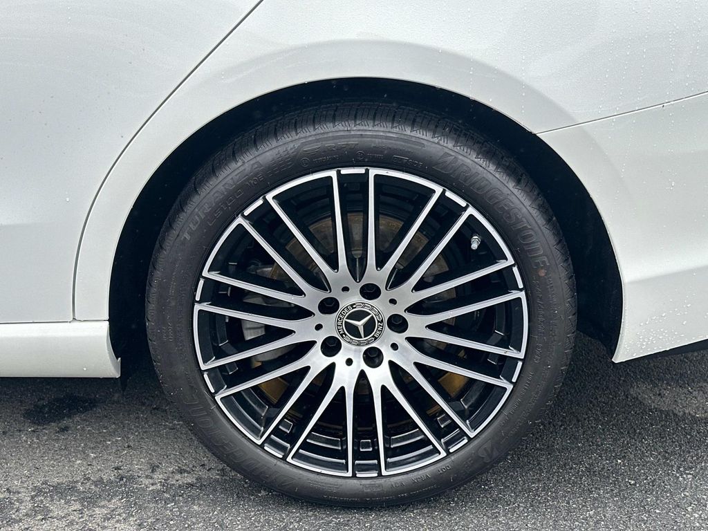 Thumbnail: 2025 Mercedes-Benz C-Class - 14
