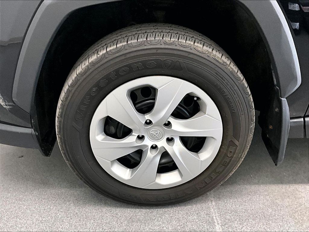 2023 Toyota RAV4 — photo 7