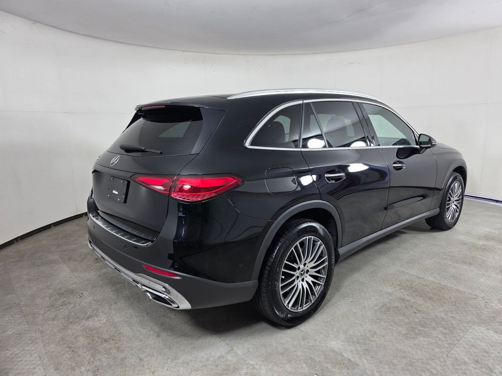 Certified Used 2025 Black Mercedes-Benz GLC 300 image 4