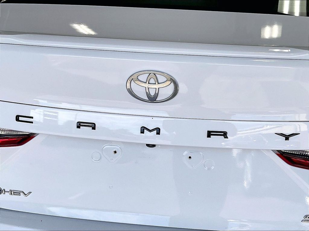 2025 Toyota Camry — photo 28