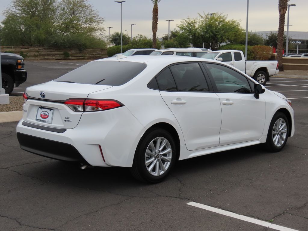 2025 Toyota Corolla LE 5