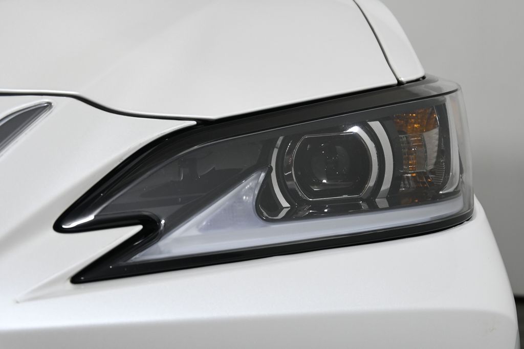 Thumbnail: 2023 Lexus ES - 11