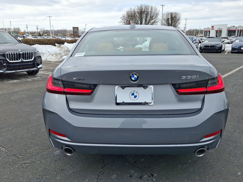 Thumbnail: 2025 BMW 3 Series - 5