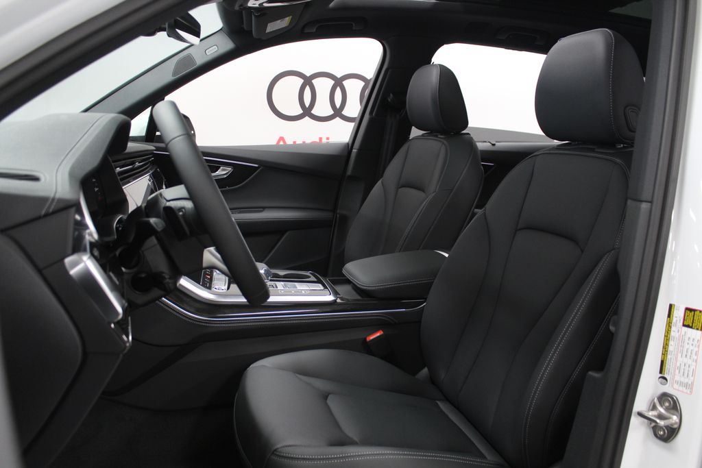 Thumbnail: 2026 Audi Q7 - 12