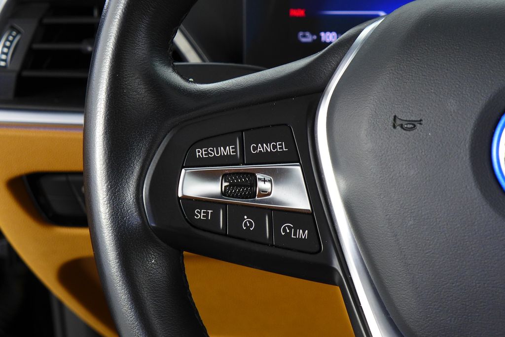 Thumbnail: 2023 BMW i4 - 30