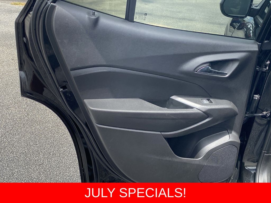 Used 2025 Chevrolet Trax SUV