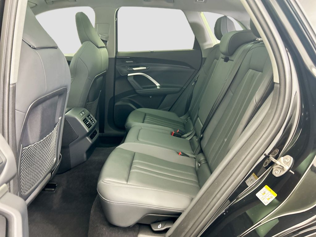 Thumbnail: 2025 Audi Q5 - 20