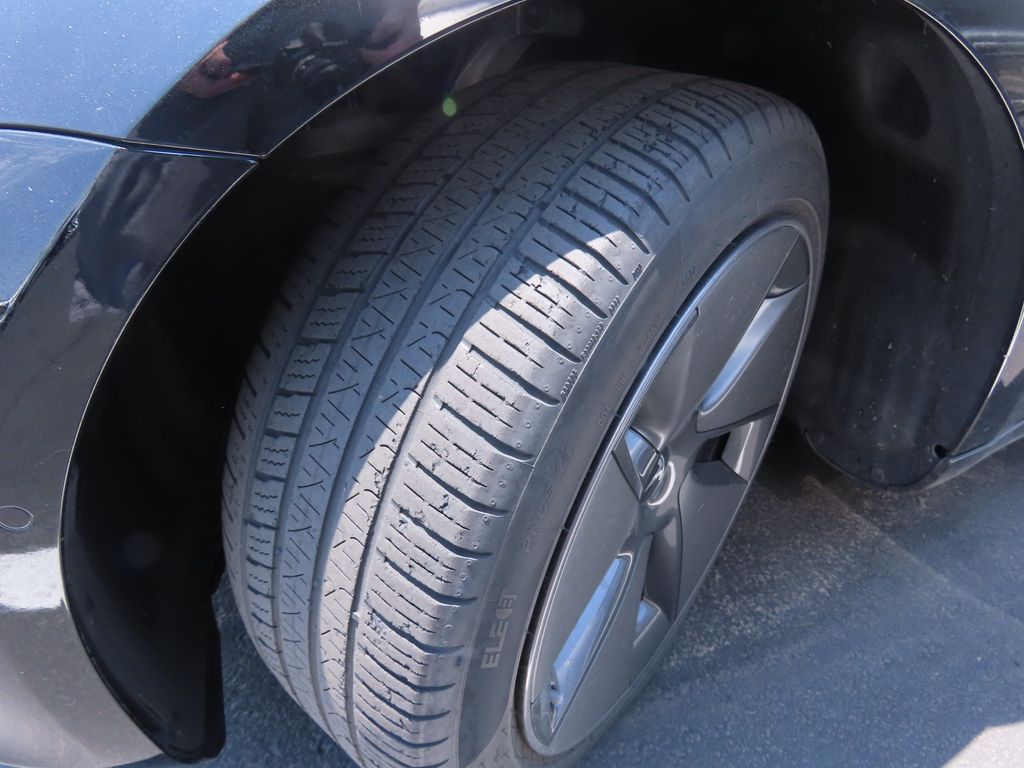 Thumbnail: 2021 Tesla Model 3 - 14