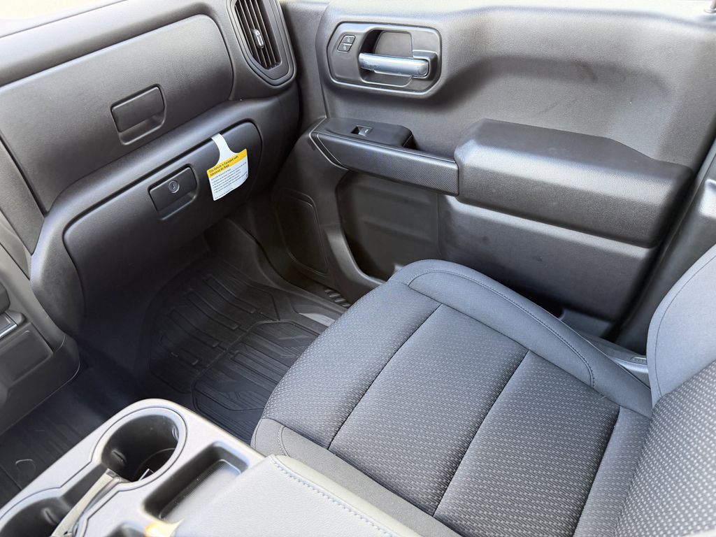 new 2025 GMC Sierra 1500 car, priced at $40,097