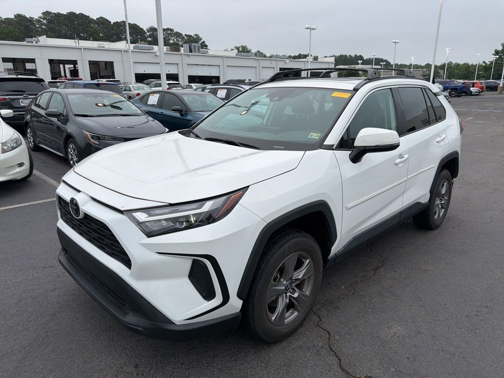 2023 Toyota RAV4 XLE AWD's photo