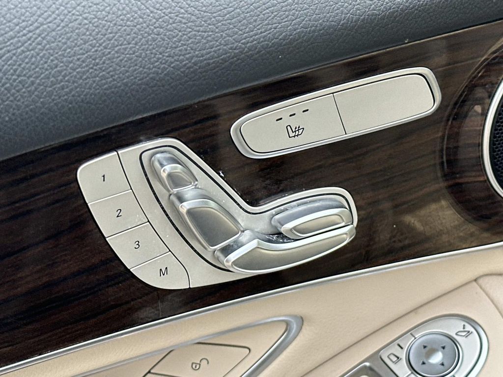 Thumbnail: 2019 Mercedes-Benz GLC - 30