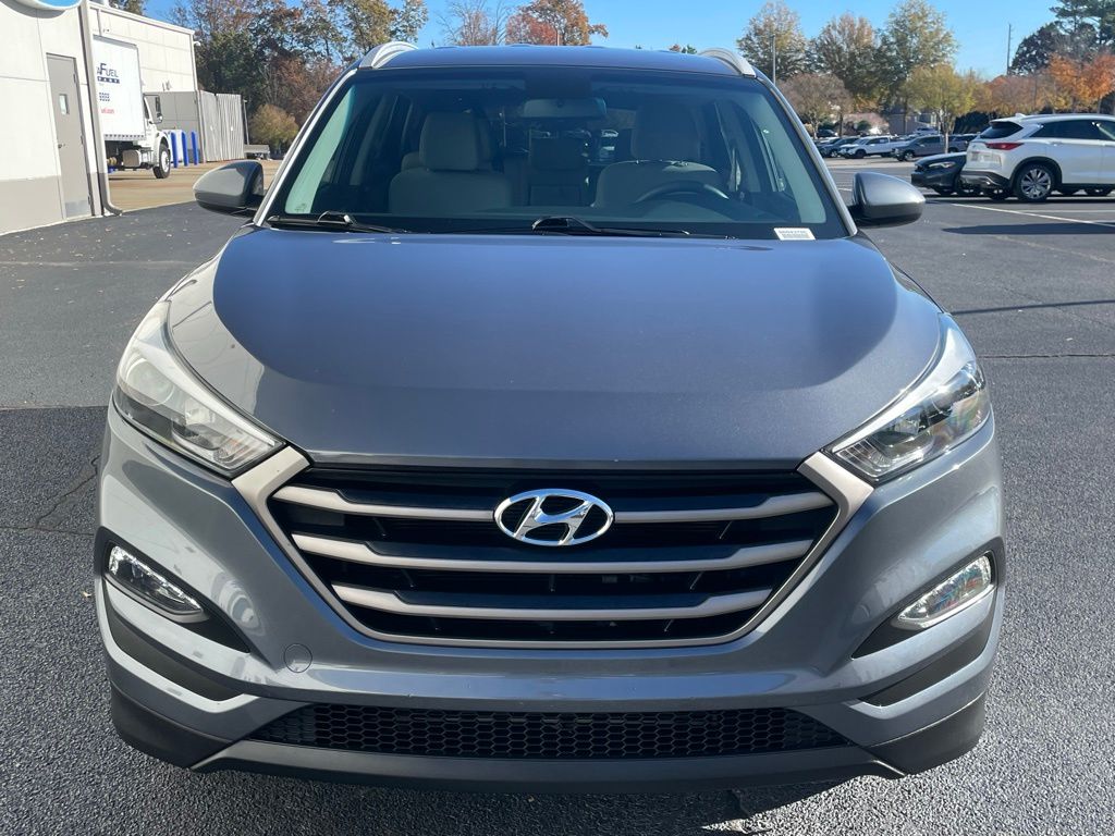 Thumbnail: 2016 Hyundai Tucson - 9