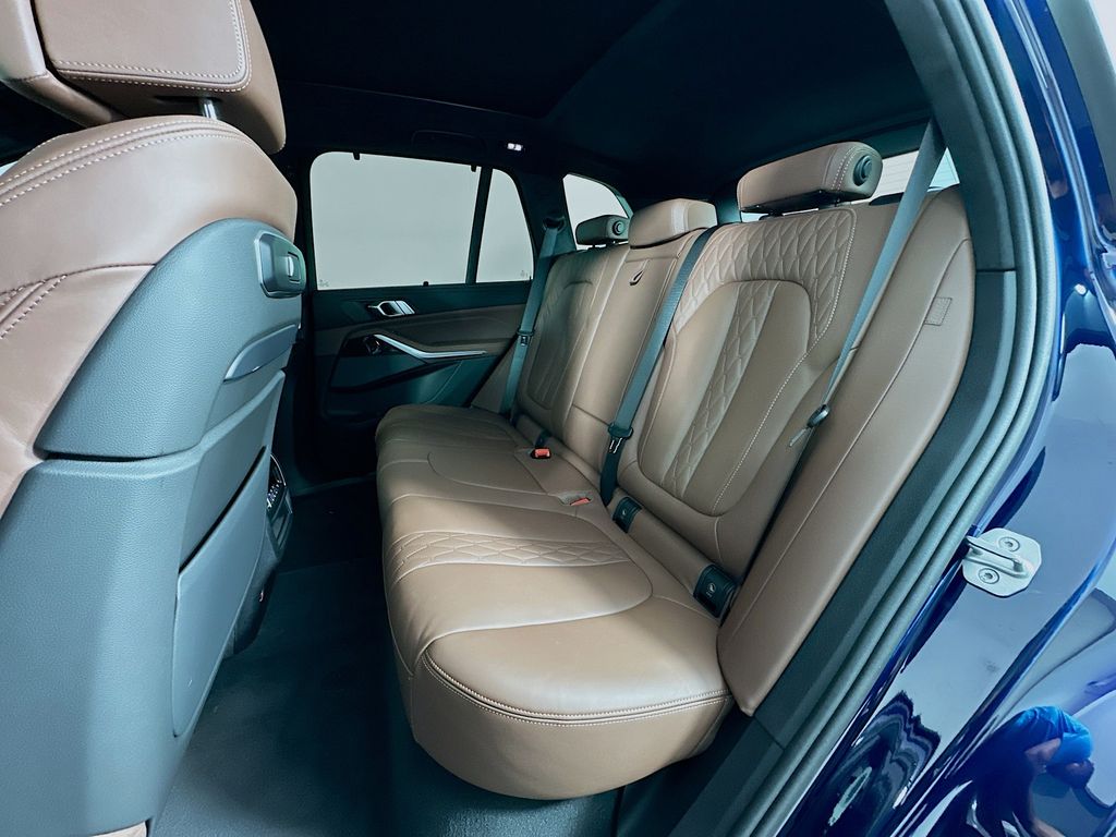 Thumbnail: 2025 BMW X5 - 25