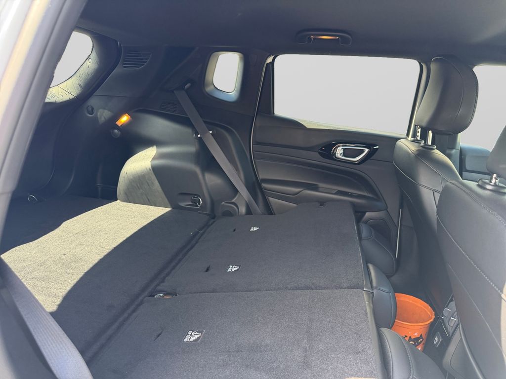 2026 Jeep Compass Latitude White at South Hills CDJR