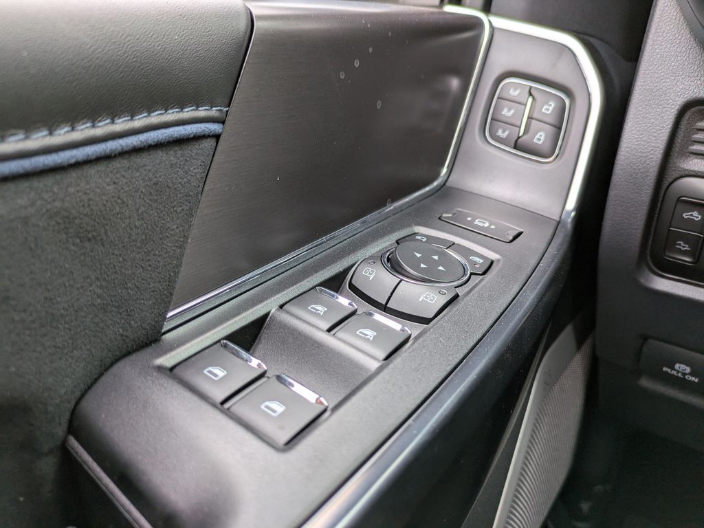 2026 Ford Super Duty F-350 SRW Platinum