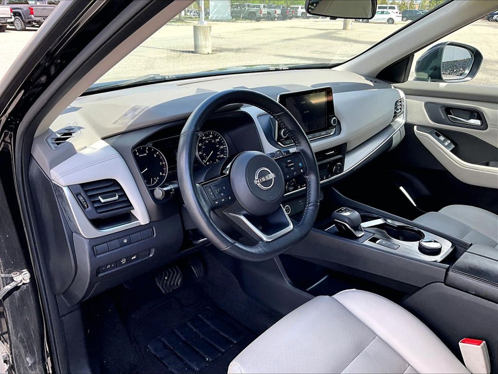 2023 Nissan Rogue — photo 8