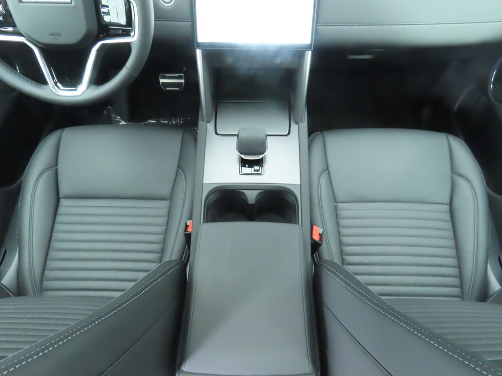 Thumbnail: 2024 Land Rover Discovery Sport - 18