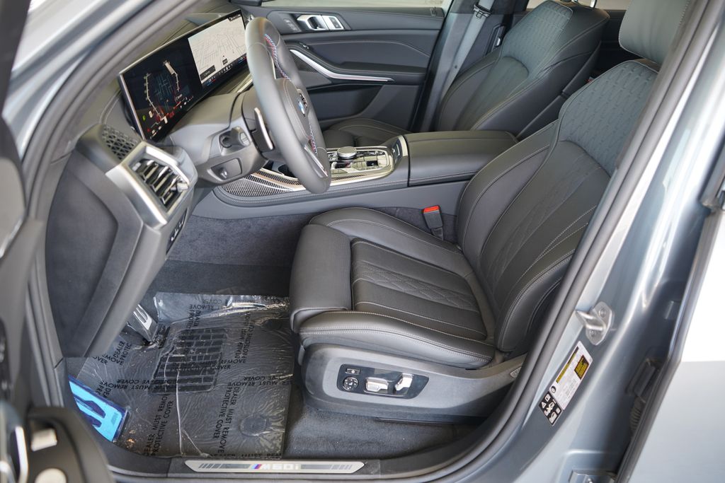 Thumbnail: 2025 BMW X7 - 11