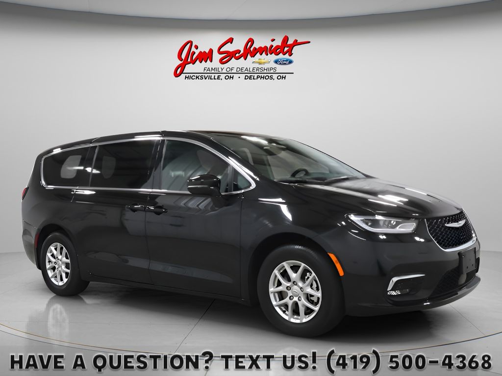 2025 Chrysler Pacifica Select FWD