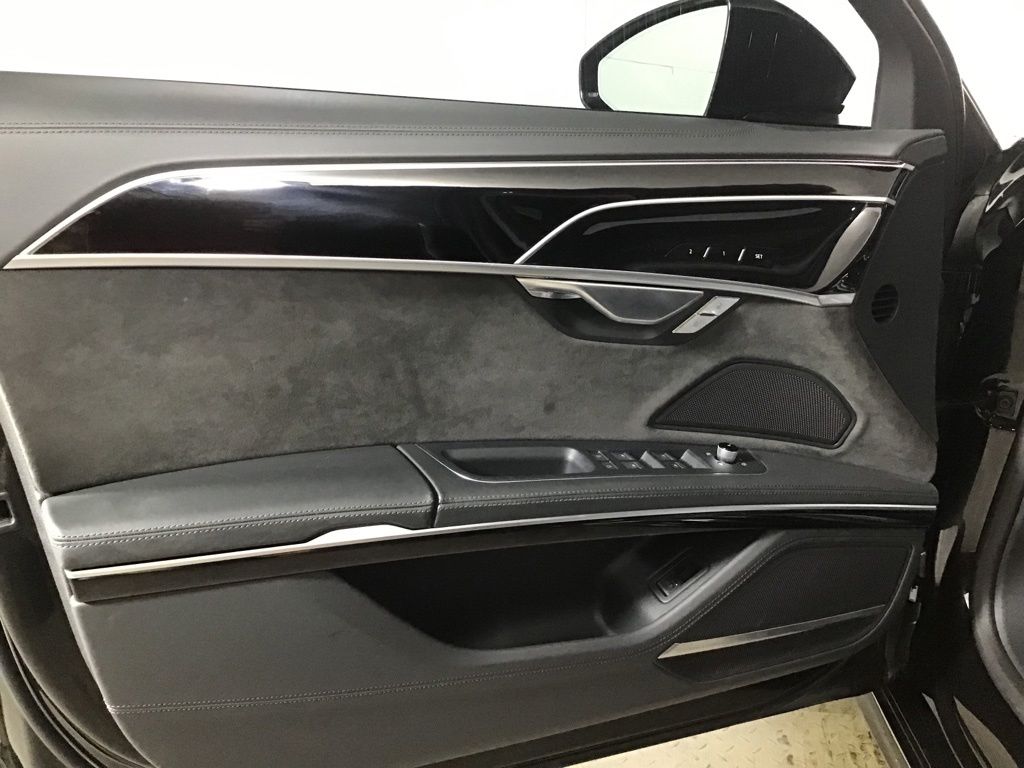 Used 2020 Black Audi 4.0T image 29