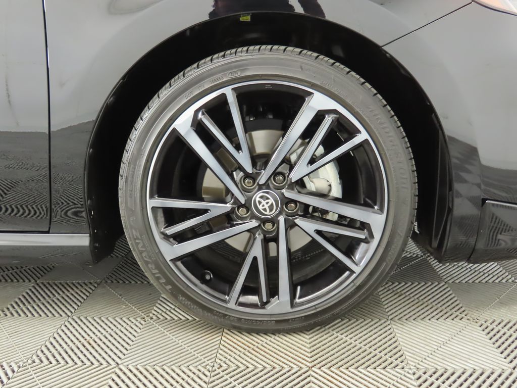 Thumbnail: 2025 Toyota Camry - 32