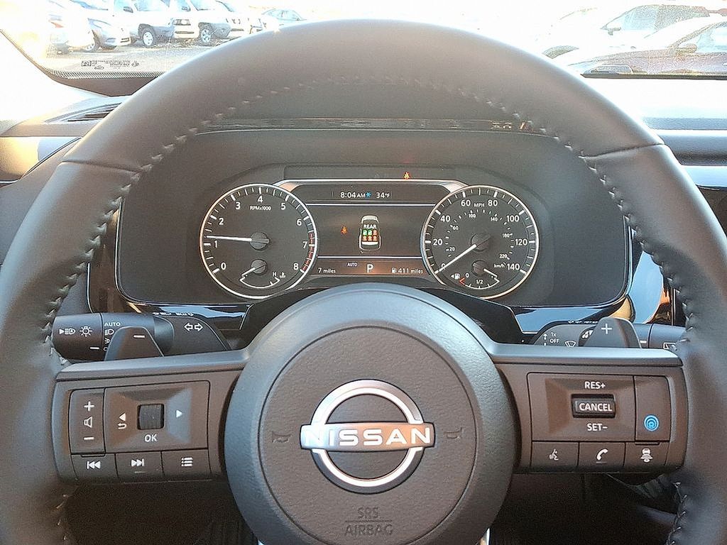 2025 Nissan Pathfinder SV 11