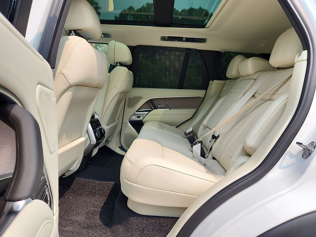 Thumbnail: 2026 Land Rover Range Rover - 5