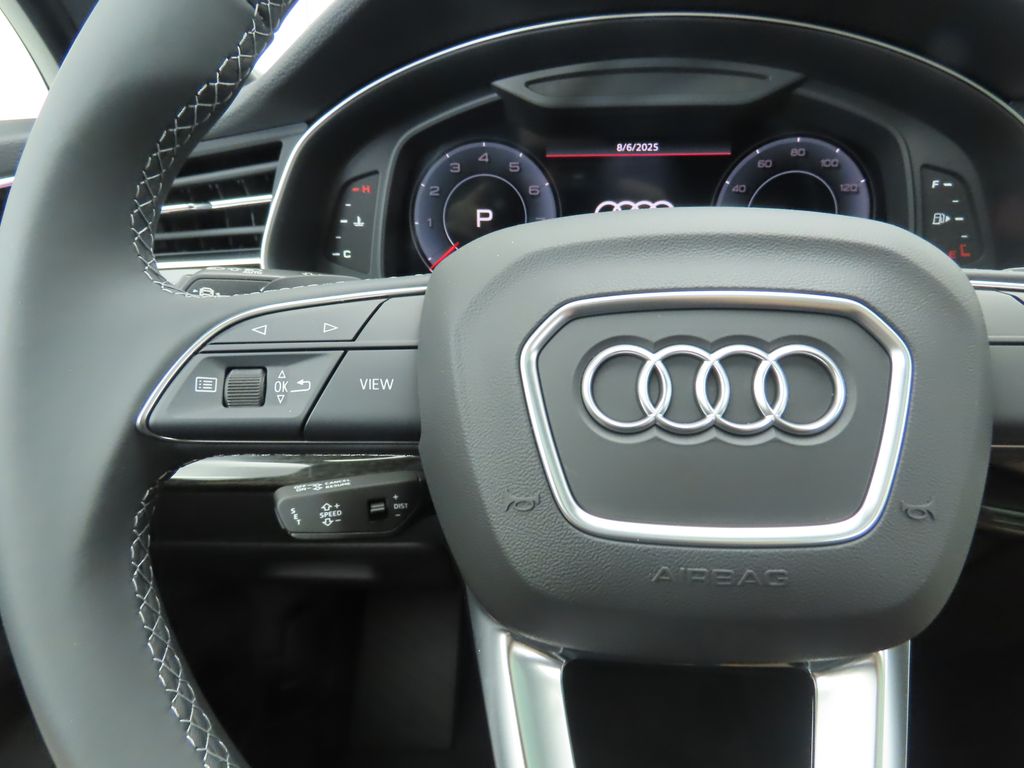 Thumbnail: 2025 Audi Q7 - 12