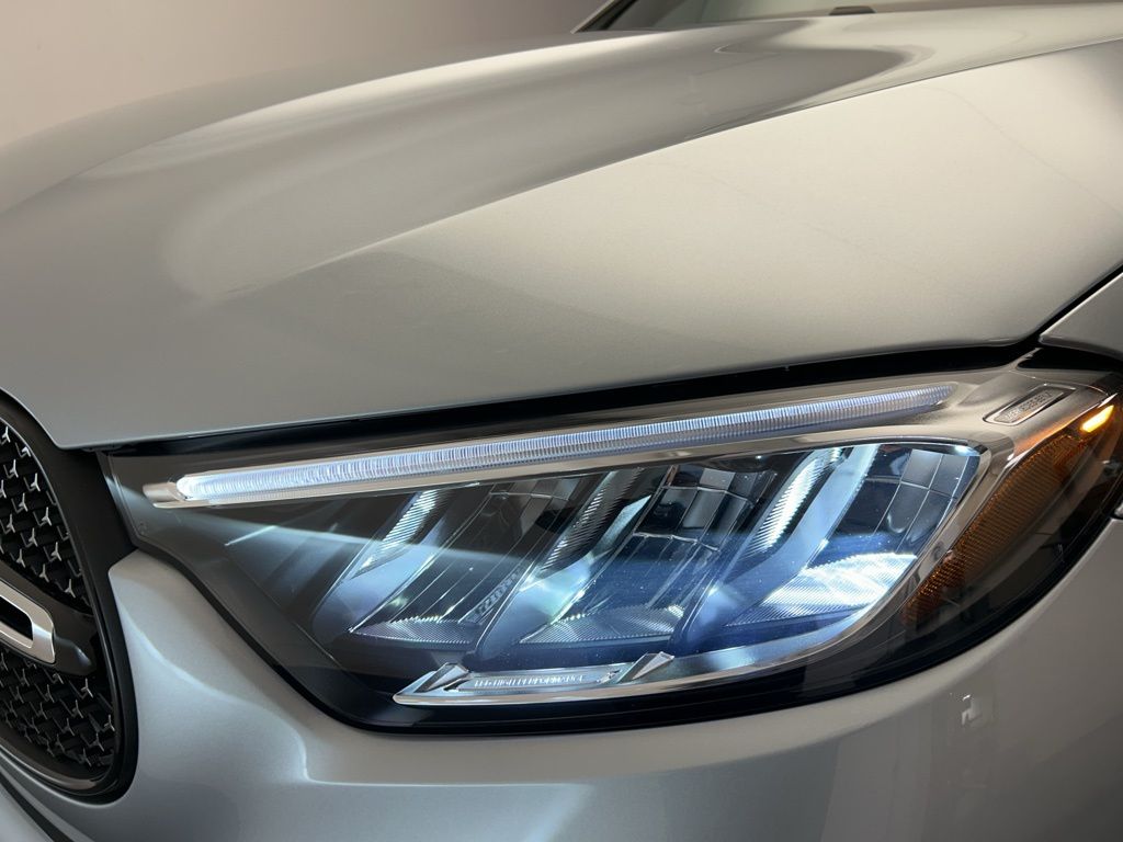 Thumbnail: 2026 Mercedes-Benz GLC - 9