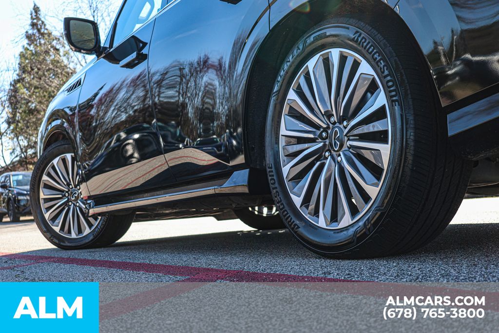 Used 2025 Black INFINITI SENSORY image 16