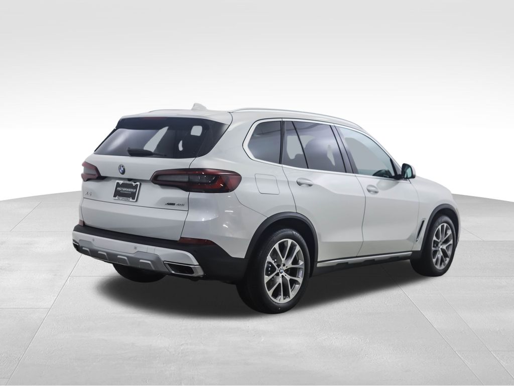 Thumbnail: 2022 BMW X5 - 6