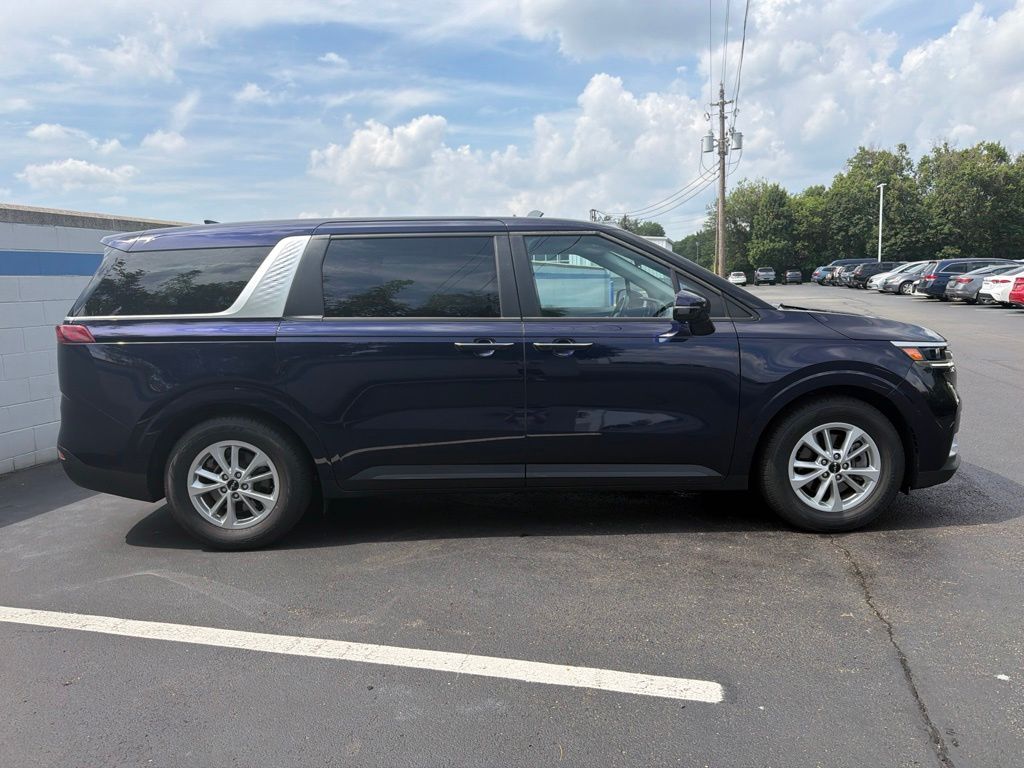 Thumbnail: 2024 Kia Carnival - 6
