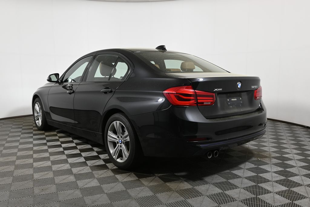 Thumbnail: 2016 BMW 3 Series - 9