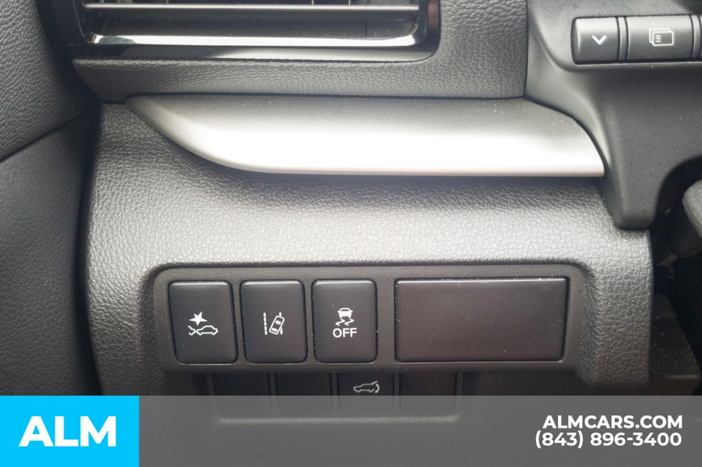 Used 2024 Blue Mitsubishi SE image 34