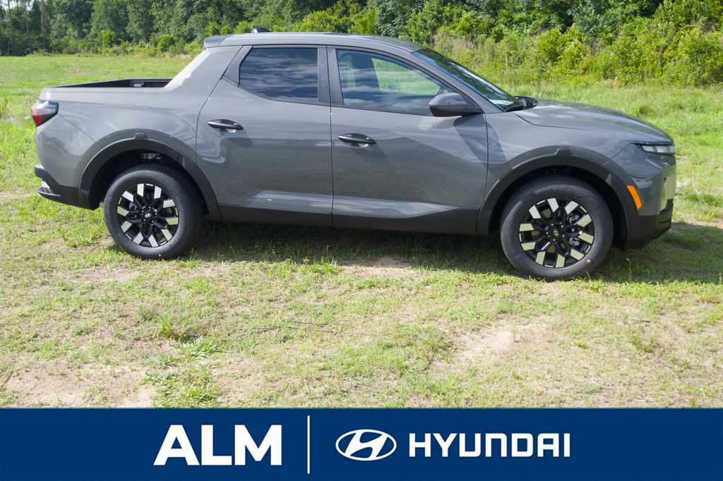 2025 Hyundai Santa Cruz SE photo 3