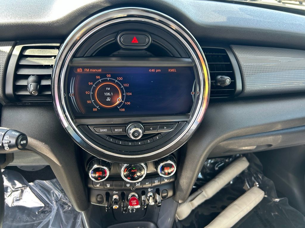 Thumbnail: 2015 MINI Cooper - 17