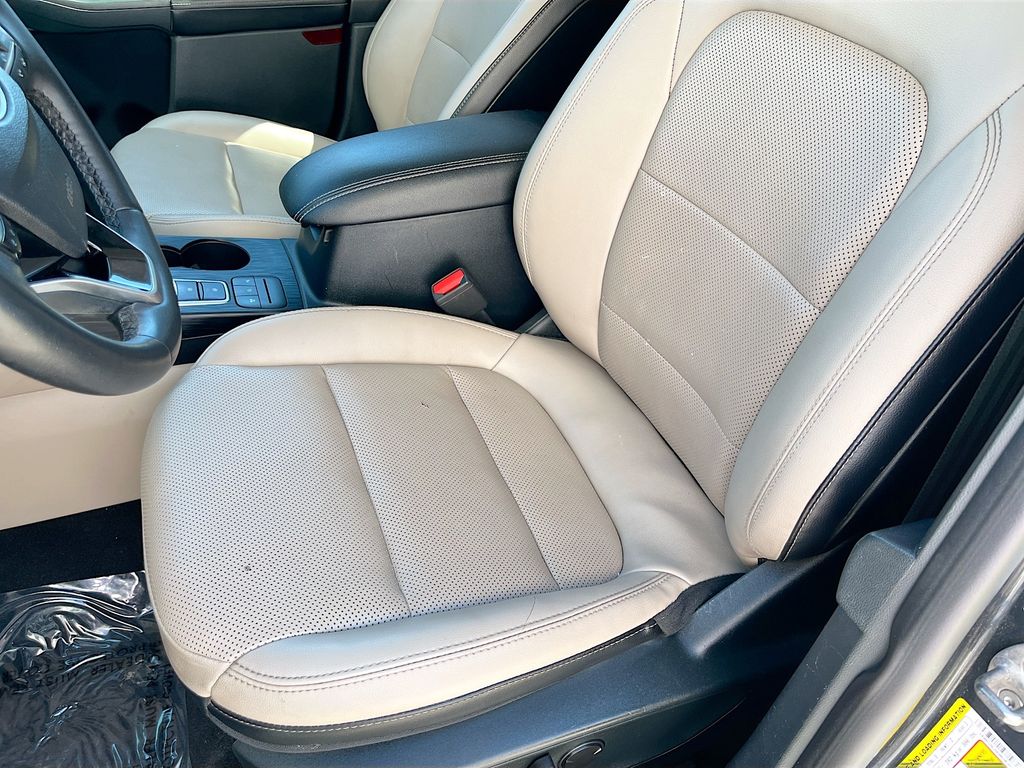 Used 2022 Blue Ford Titanium image 19