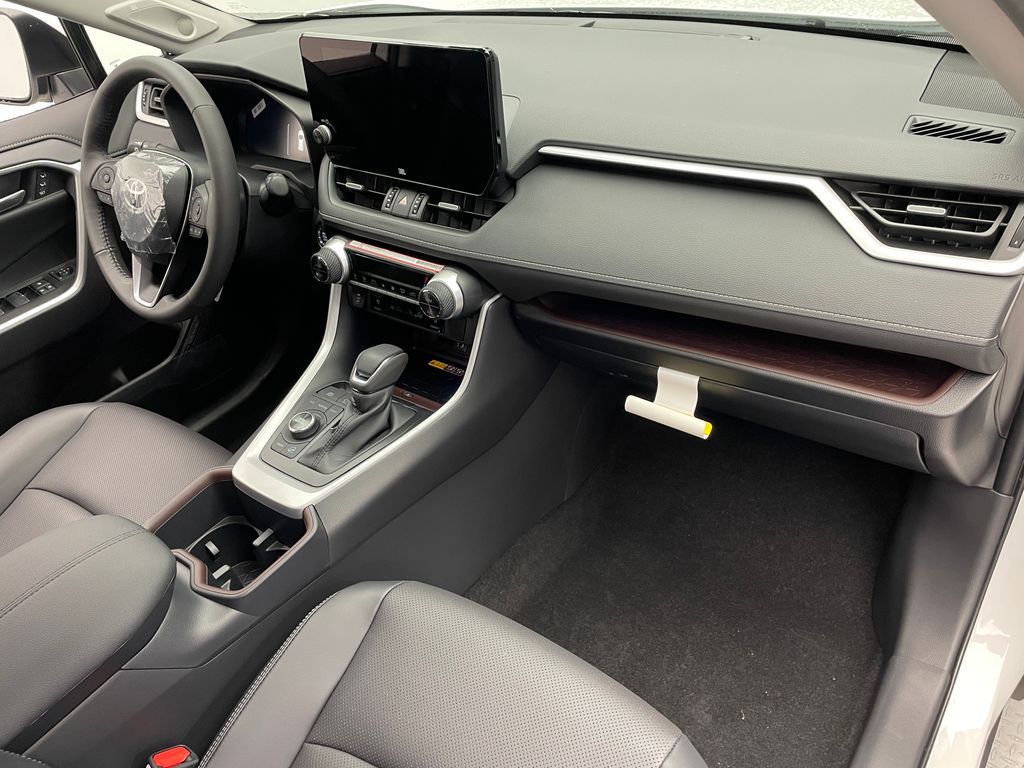 Thumbnail: 2025 Toyota RAV4 - 16