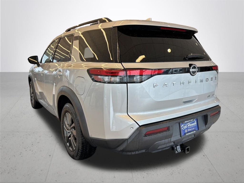2023 Nissan Pathfinder SV