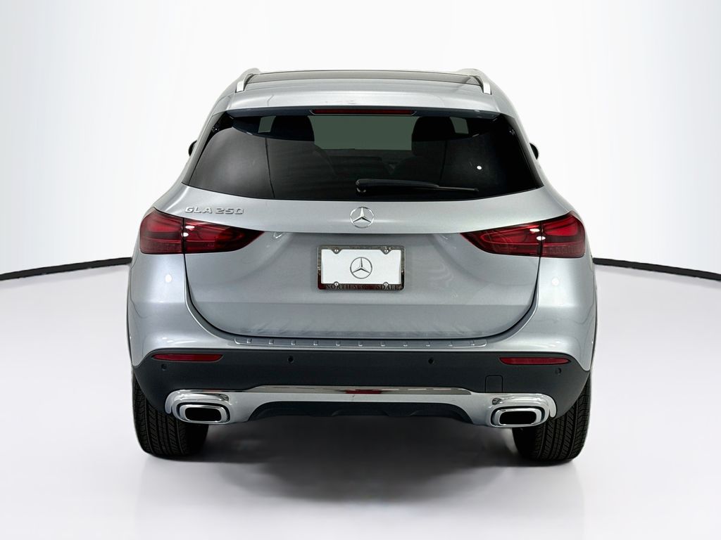 Thumbnail: 2026 Mercedes-Benz GLA - 6