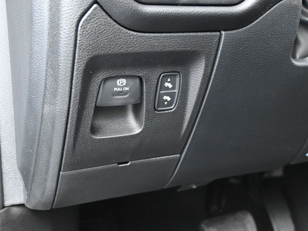 New 2026 Diamond Black Crystal Pearlcoat Ram Big Horn/Lone Star image 15